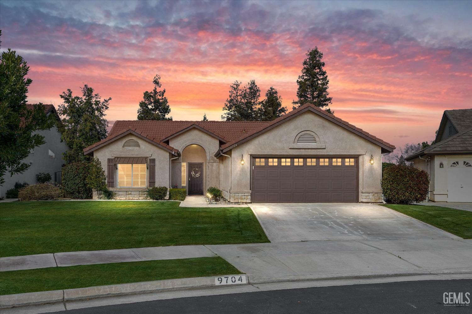 9704 Portland Rose Avenue  Bakersfield CA 93311 photo