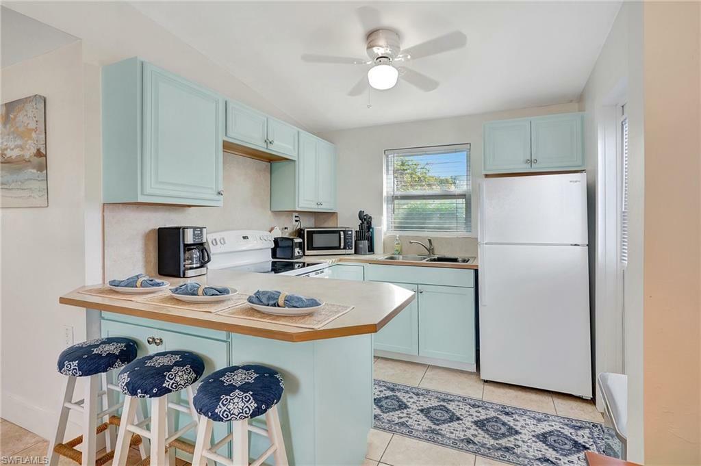 Property Photo: 3100 Connecticut Ave FL 34112