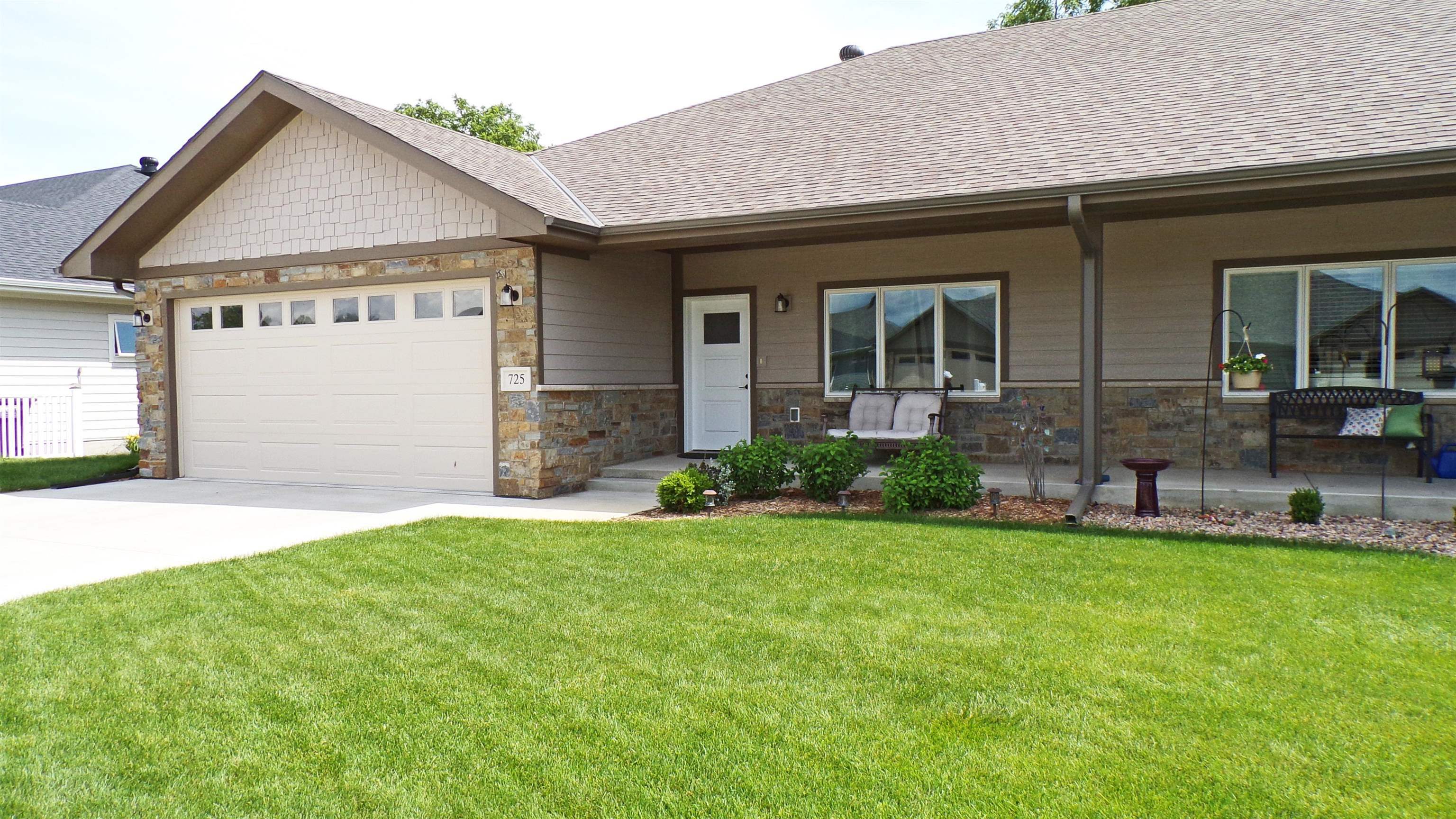 Property Photo: 725 3rd Street NE 68601