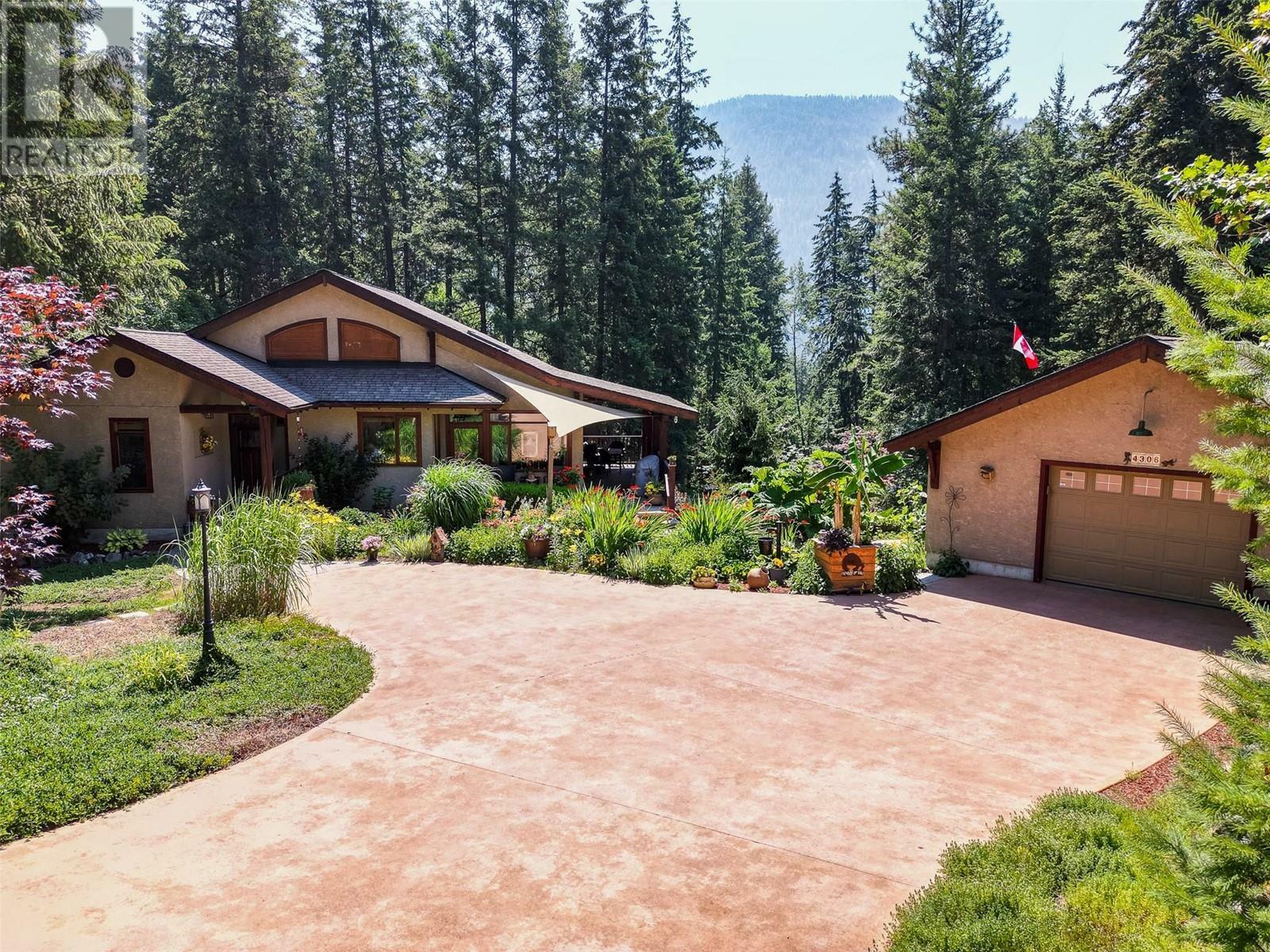 Property Photo: 4306 View Ridge Road BC V0G 2G3