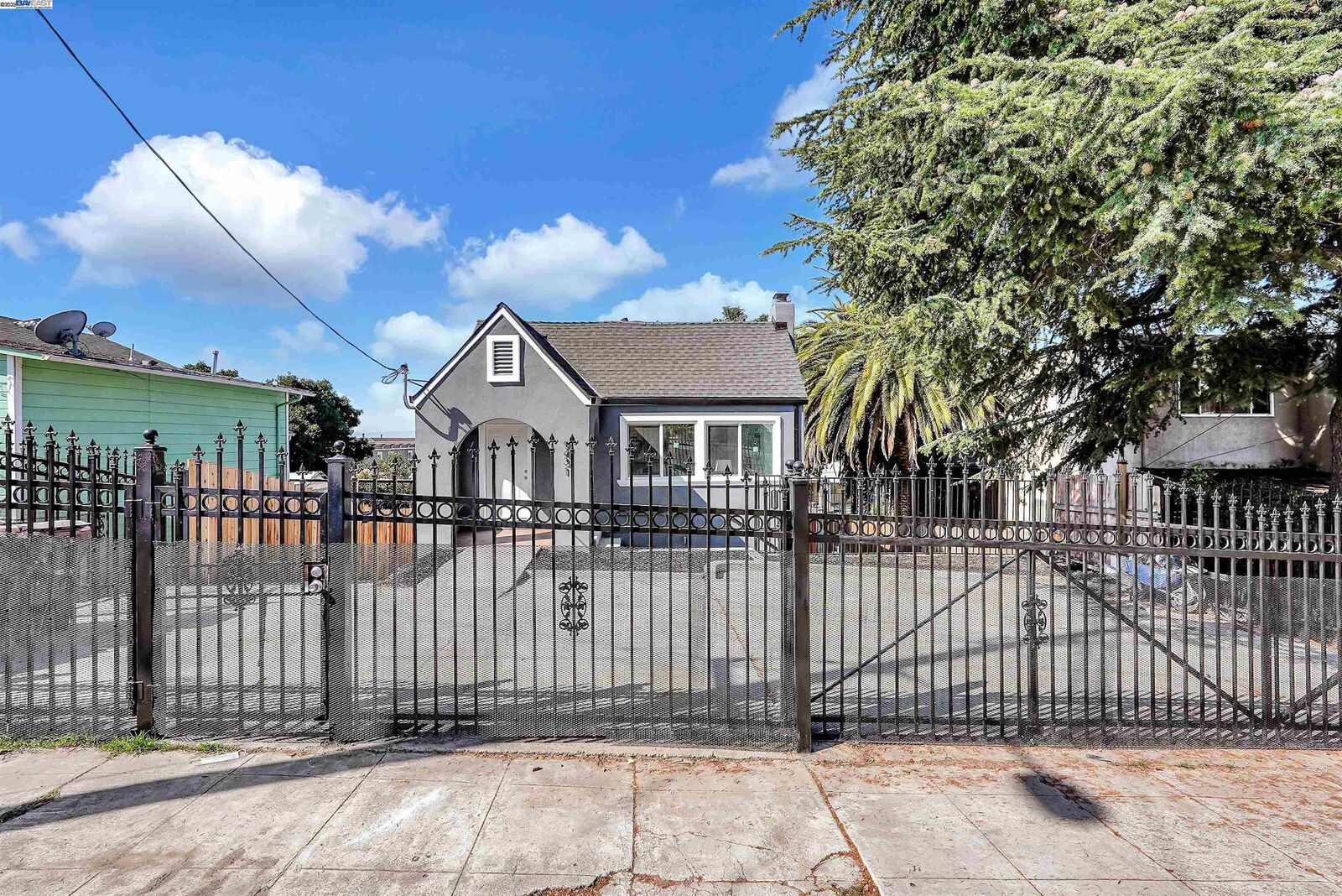 Property Photo: 9431 Thermal St CA 94605