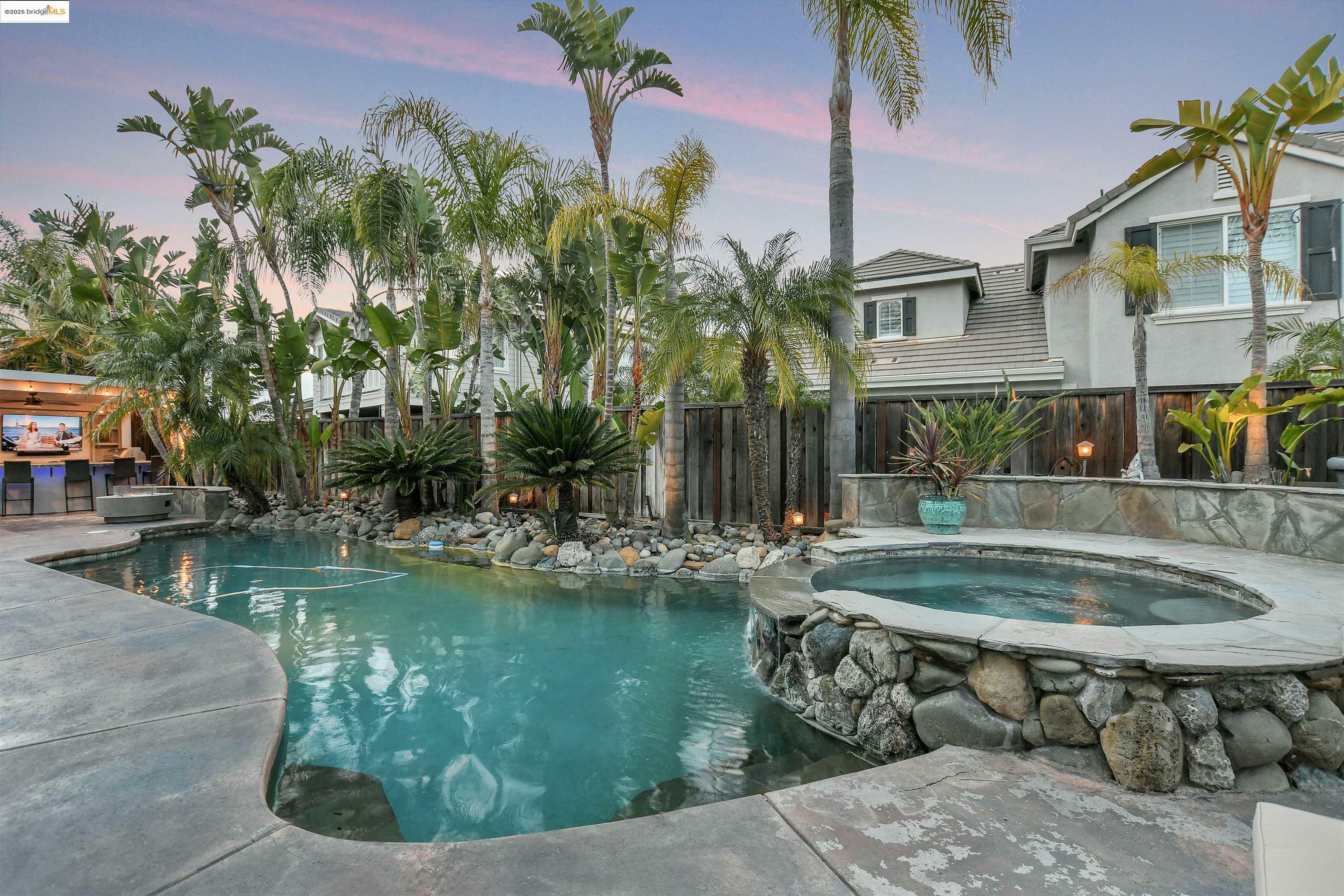 Property Photo:  184 E Country Club Dr  CA 94513 