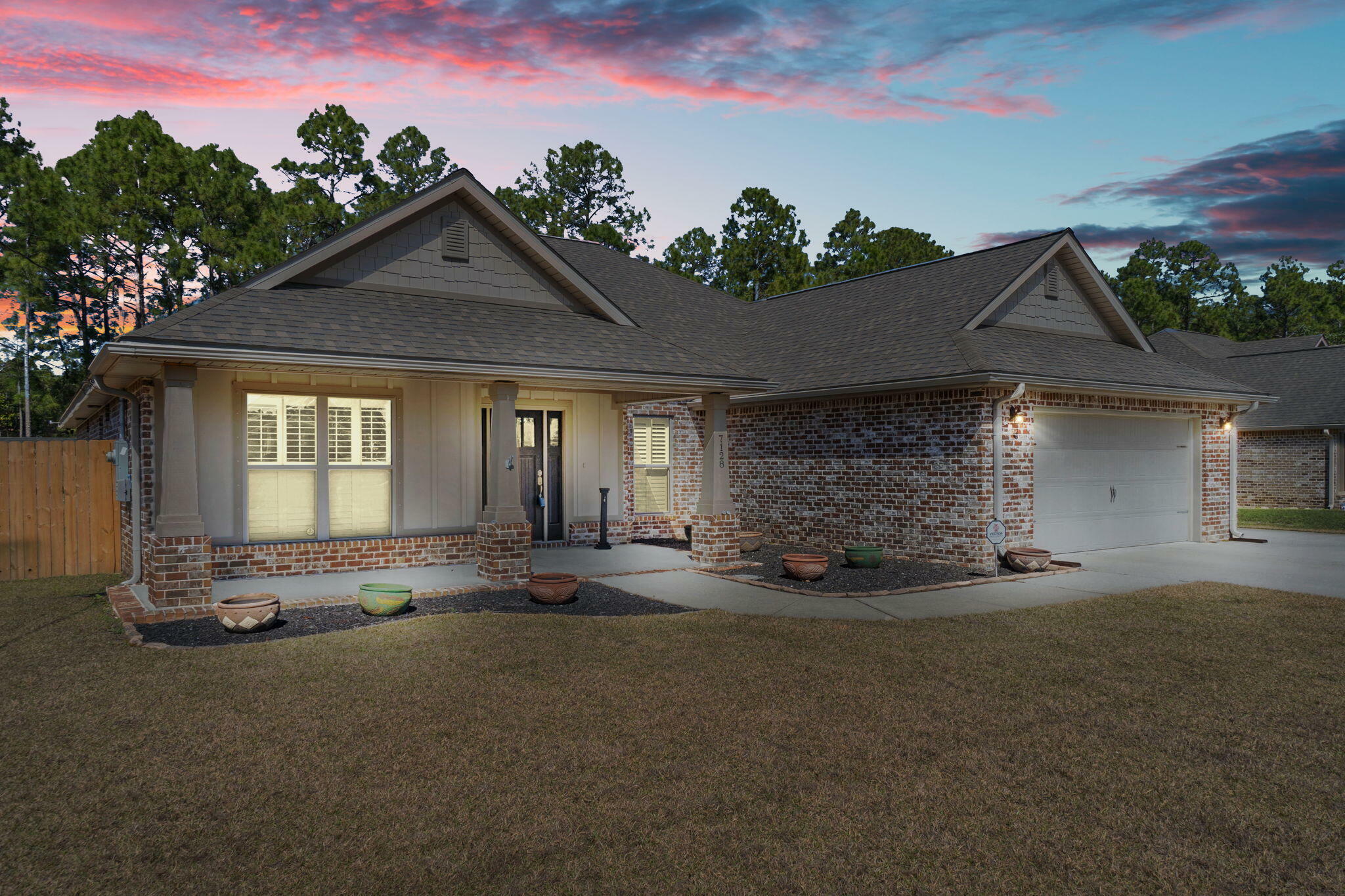 Property Photo: 7128 Flintwood Street FL 32566