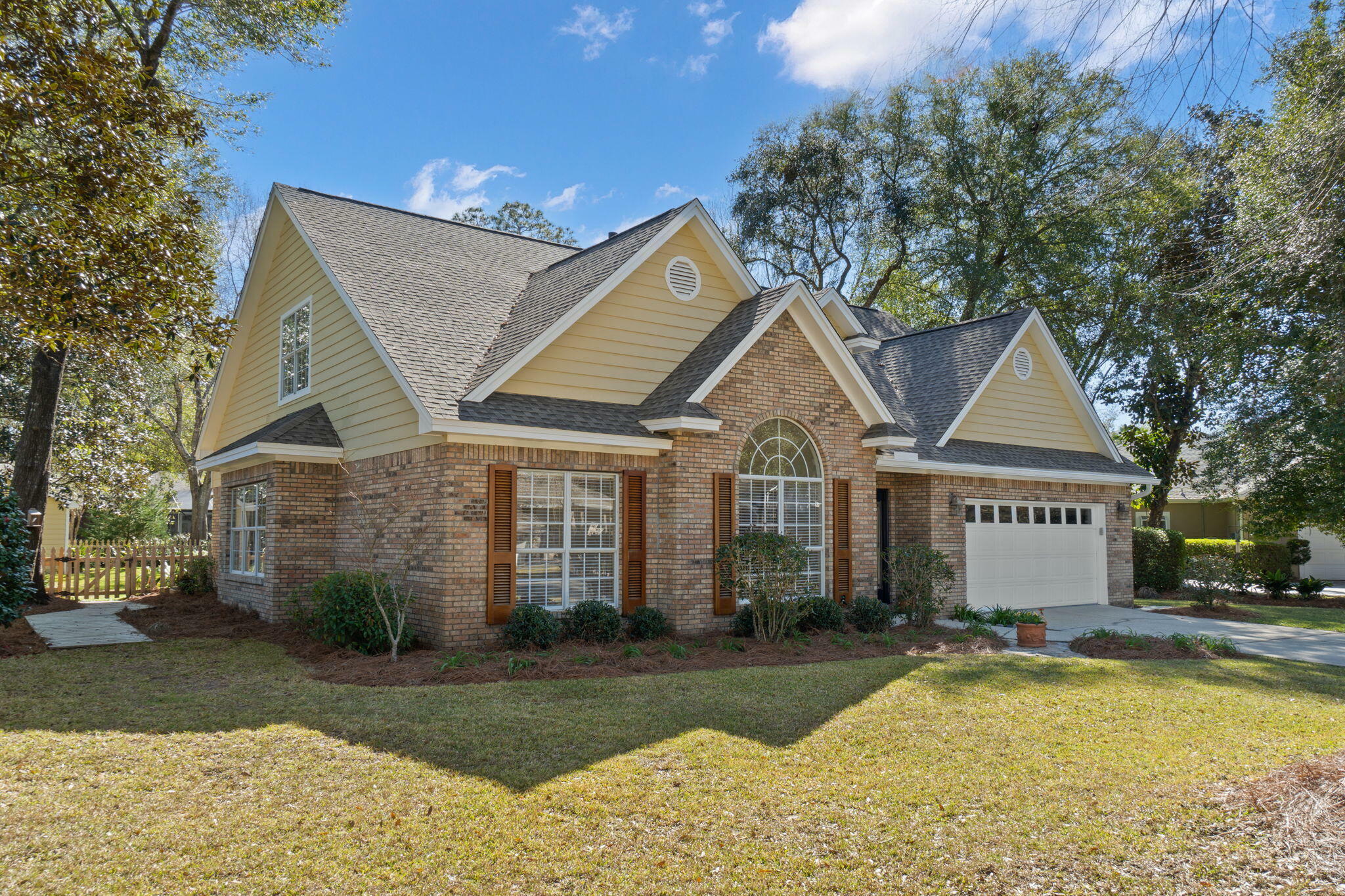 Property Photo: 1805 Huntington Road FL 32578