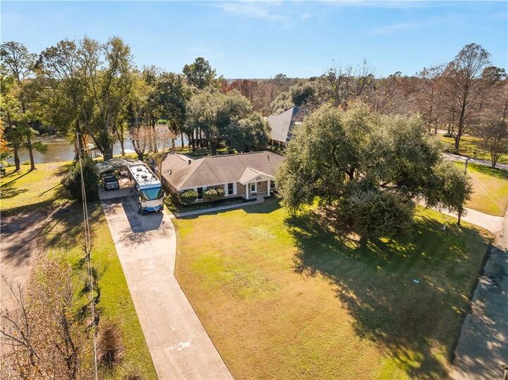 Property Photo:  1009 Parkway Drive  LA 71457 
