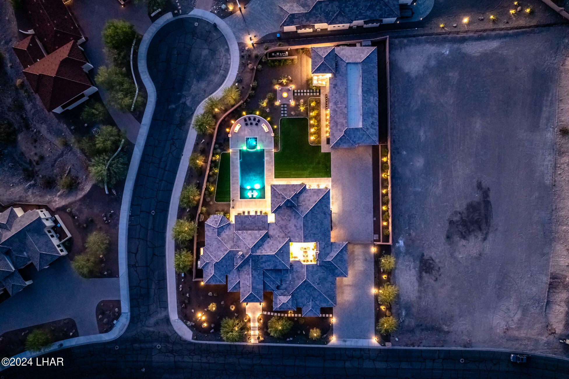 Property Photo: 1030 Circula De Hacienda AZ 86406