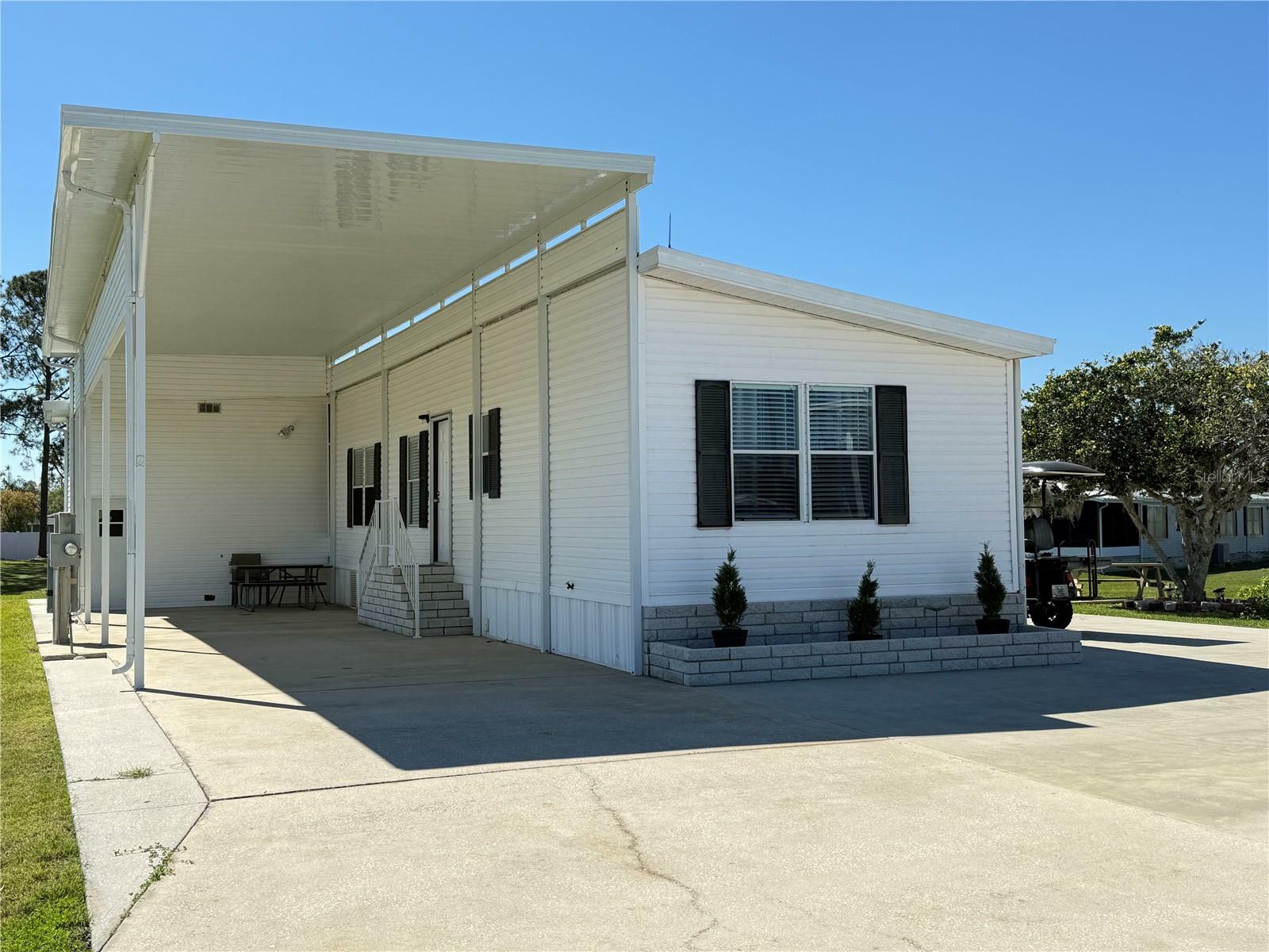 Property Photo:  5154 Northshore Drive  FL 33868 