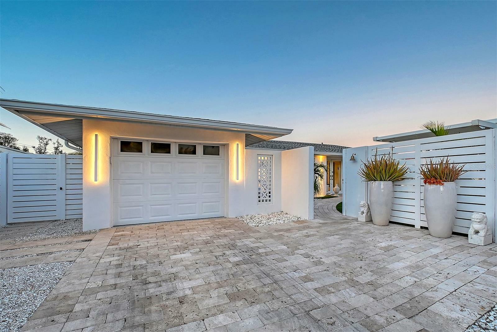 Property Photo: 309 Avenida Milano FL 34242