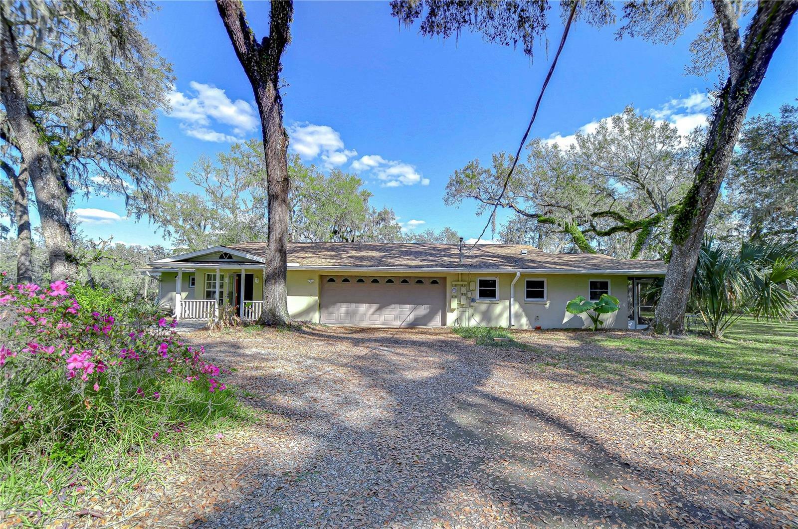 Property Photo:  13908 Paradise Lane  FL 33525 