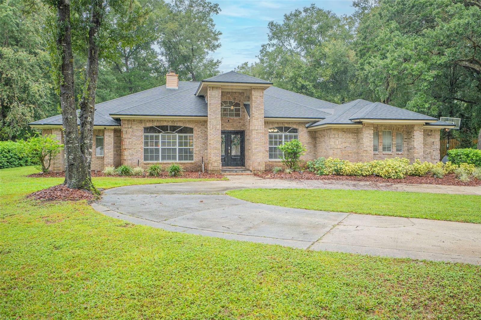 Property Photo: 1500 Wyngate Drive FL 32724
