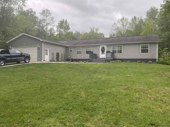 1447 W Sian Drive  Sanford MI 48657 photo