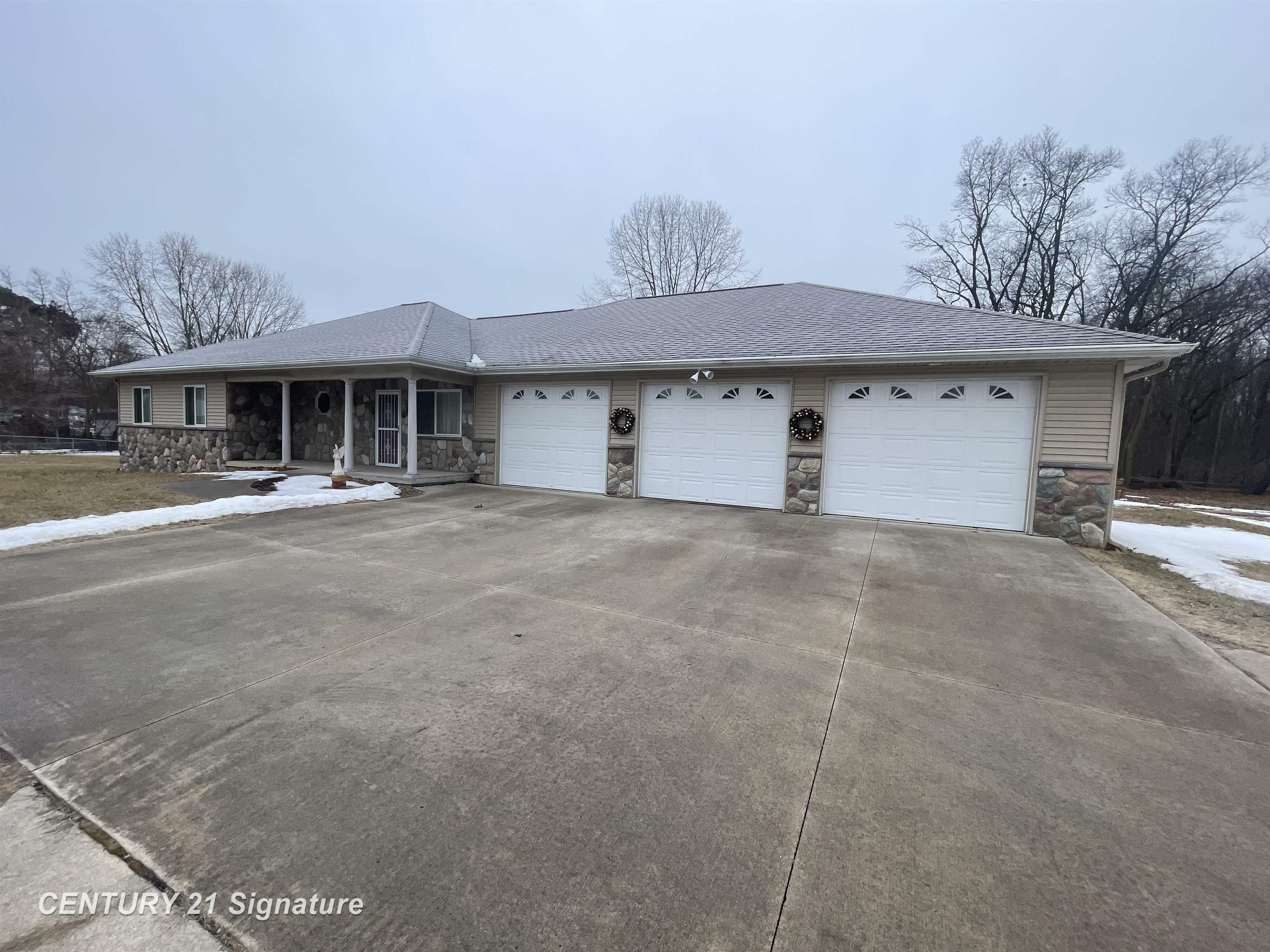 Property Photo:  8585 N McKinley Road  MI 48433 