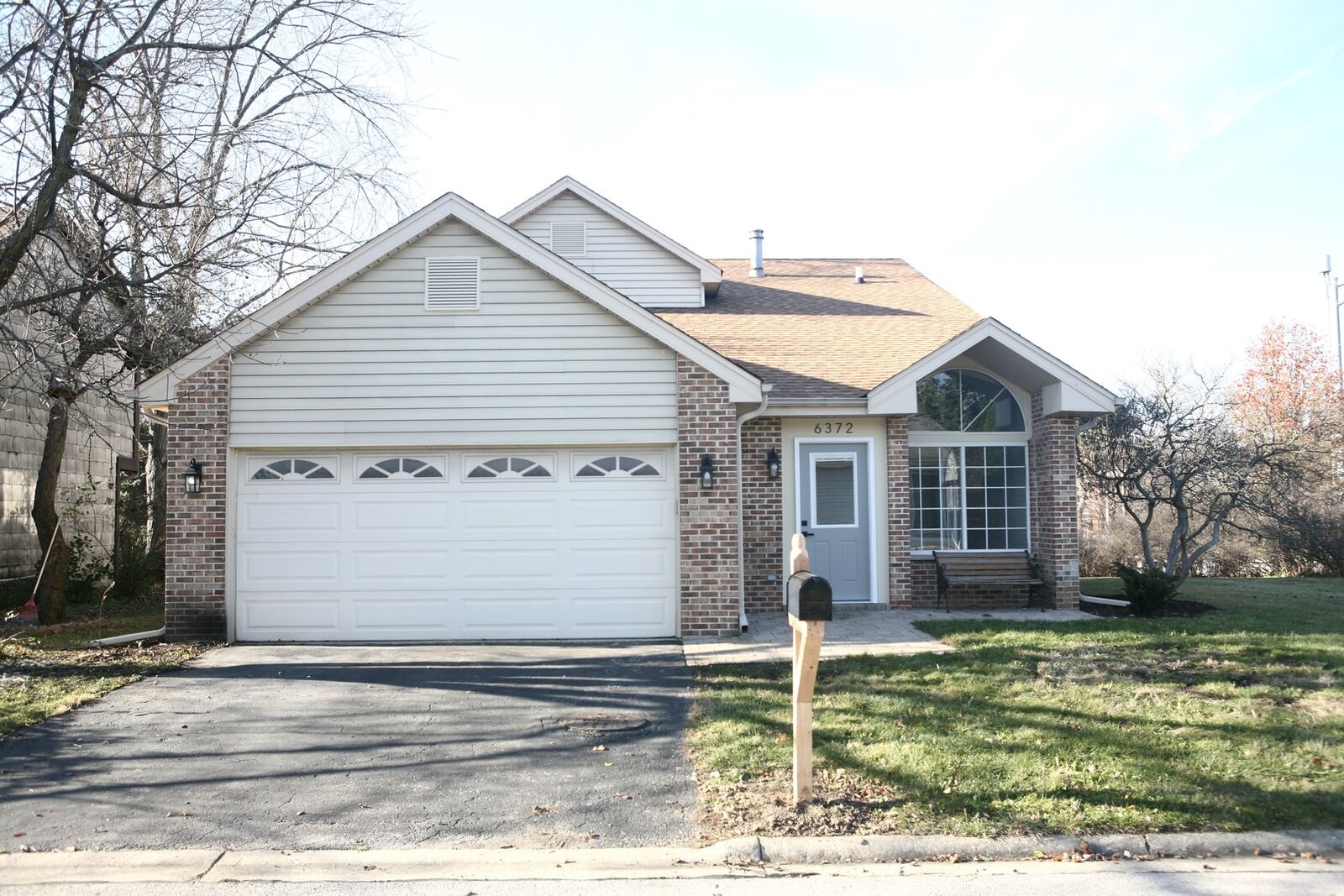 Property Photo: 6372 Winstead Court IL 60532