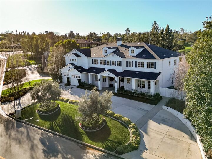 Property Photo: 546 E Mariposa Drive CA 92373
