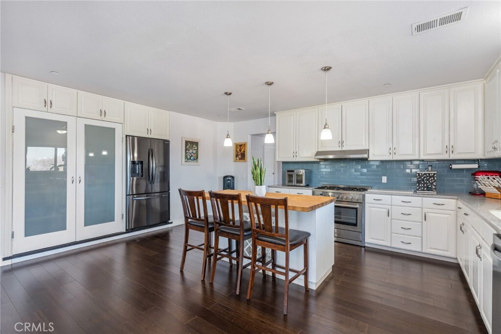 Property Photo:  259 E Crescent Avenue  CA 92373 
