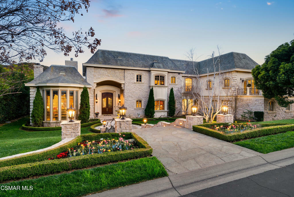 Property Photo:  240 W Stafford Road  CA 91361 