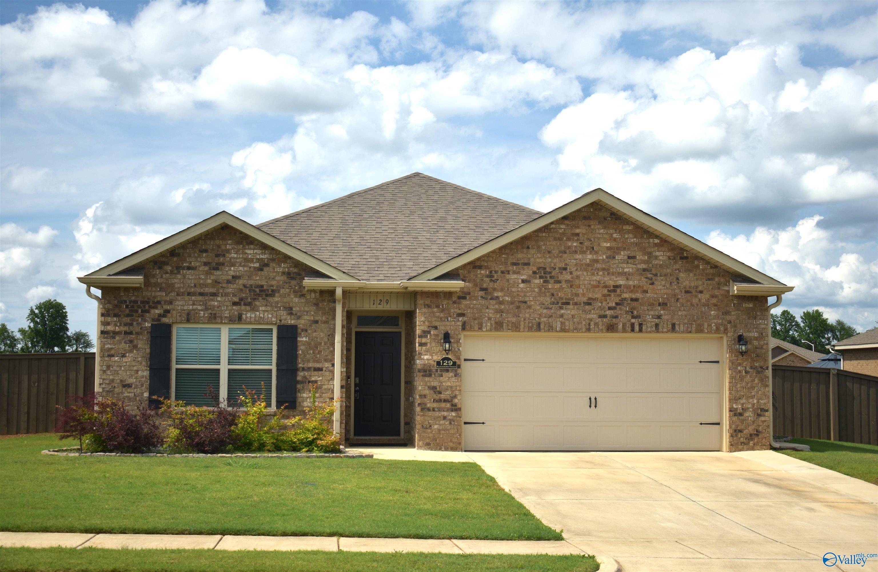 Property Photo:  129 Blackburn Trace  AL 35811 