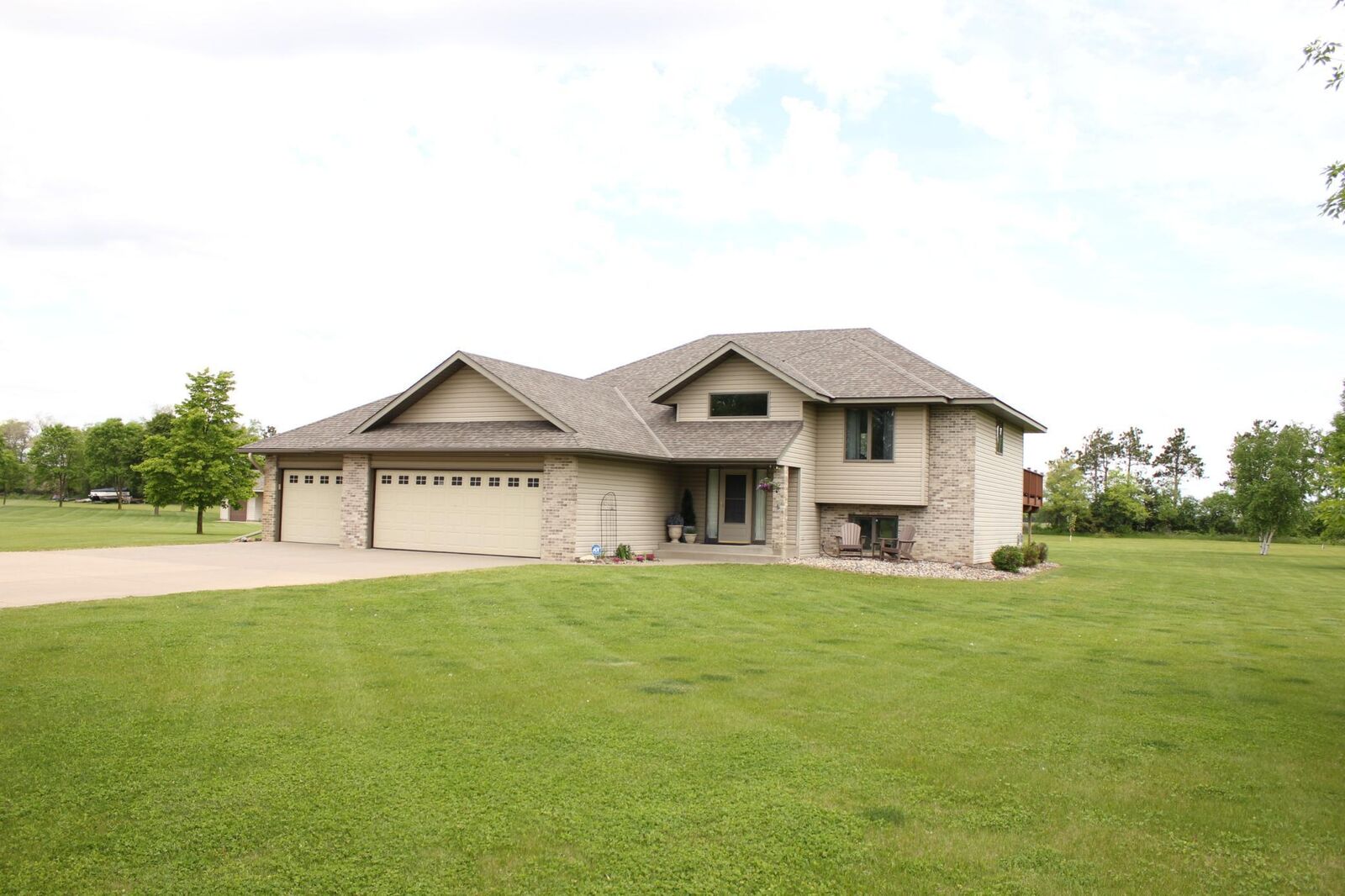 Property Photo:  1830 45th Street SE  MN 56304 