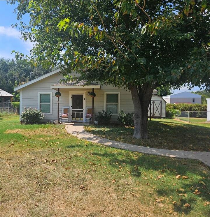Property Photo:  314 Capricorn Drive  TX 76049 