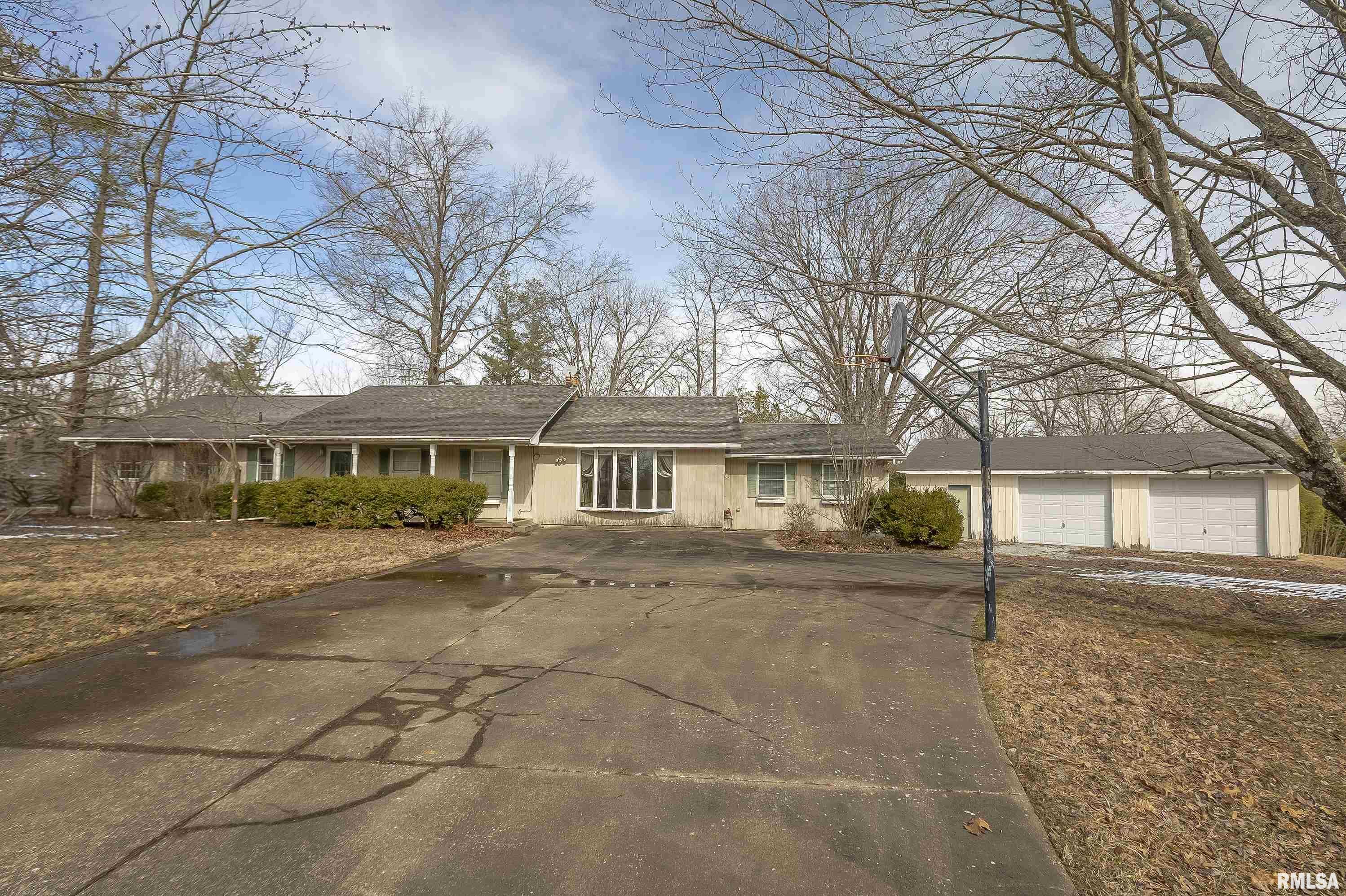 Property Photo:  137 Peachtree Lane  IL 62902 