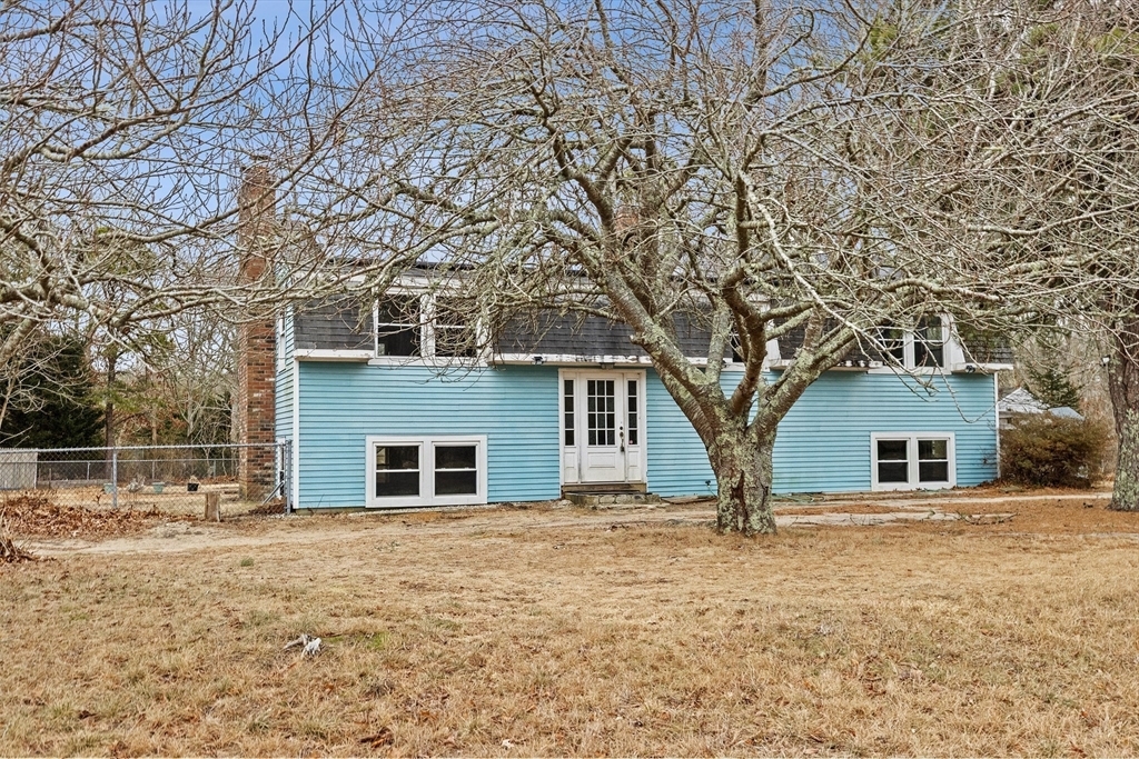 Property Photo:  1460 Massasoit Rd  MA 02642 