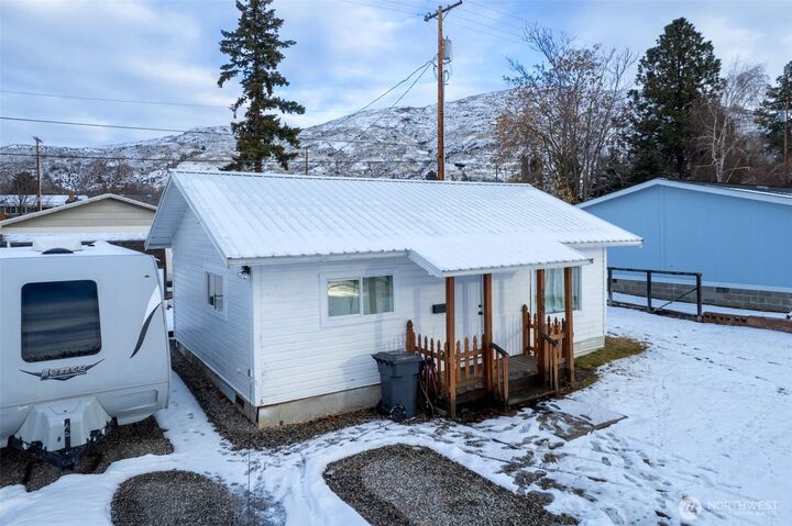 Property Photo: 709 Holly Street WA 99116