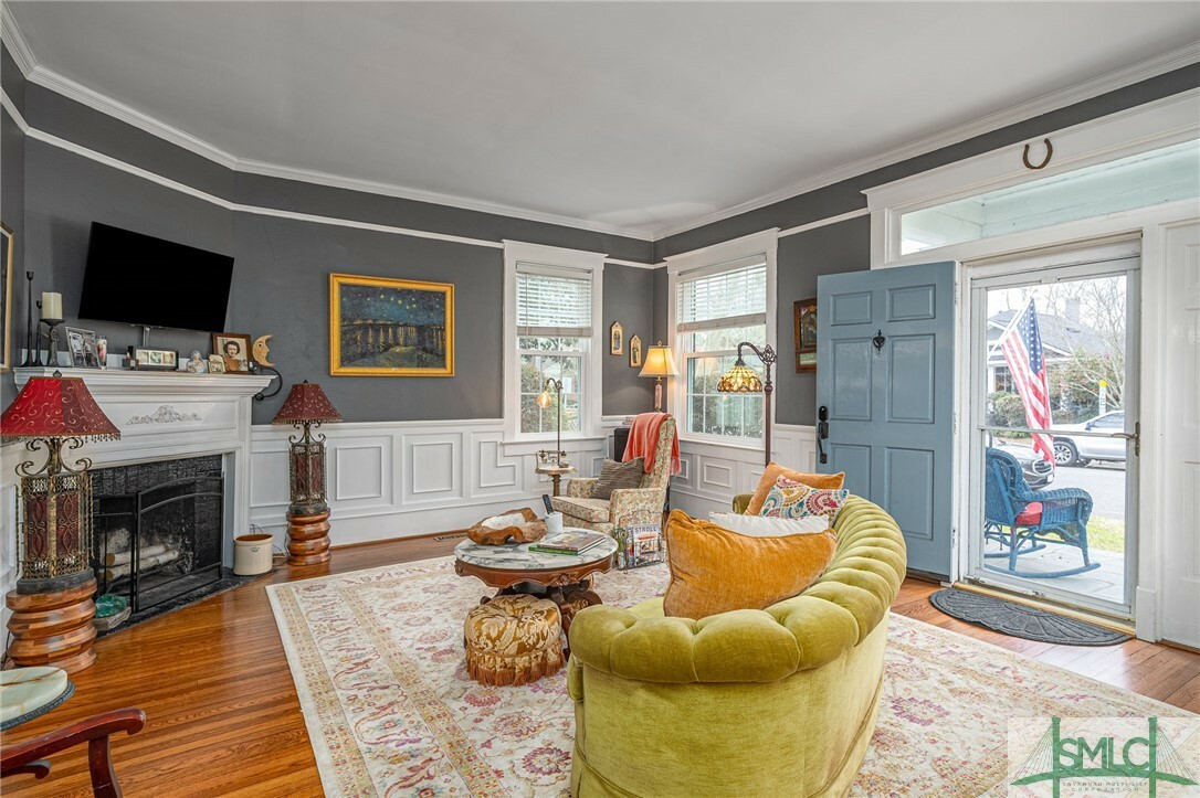 Property Photo: 202 E 49th Street GA 31405