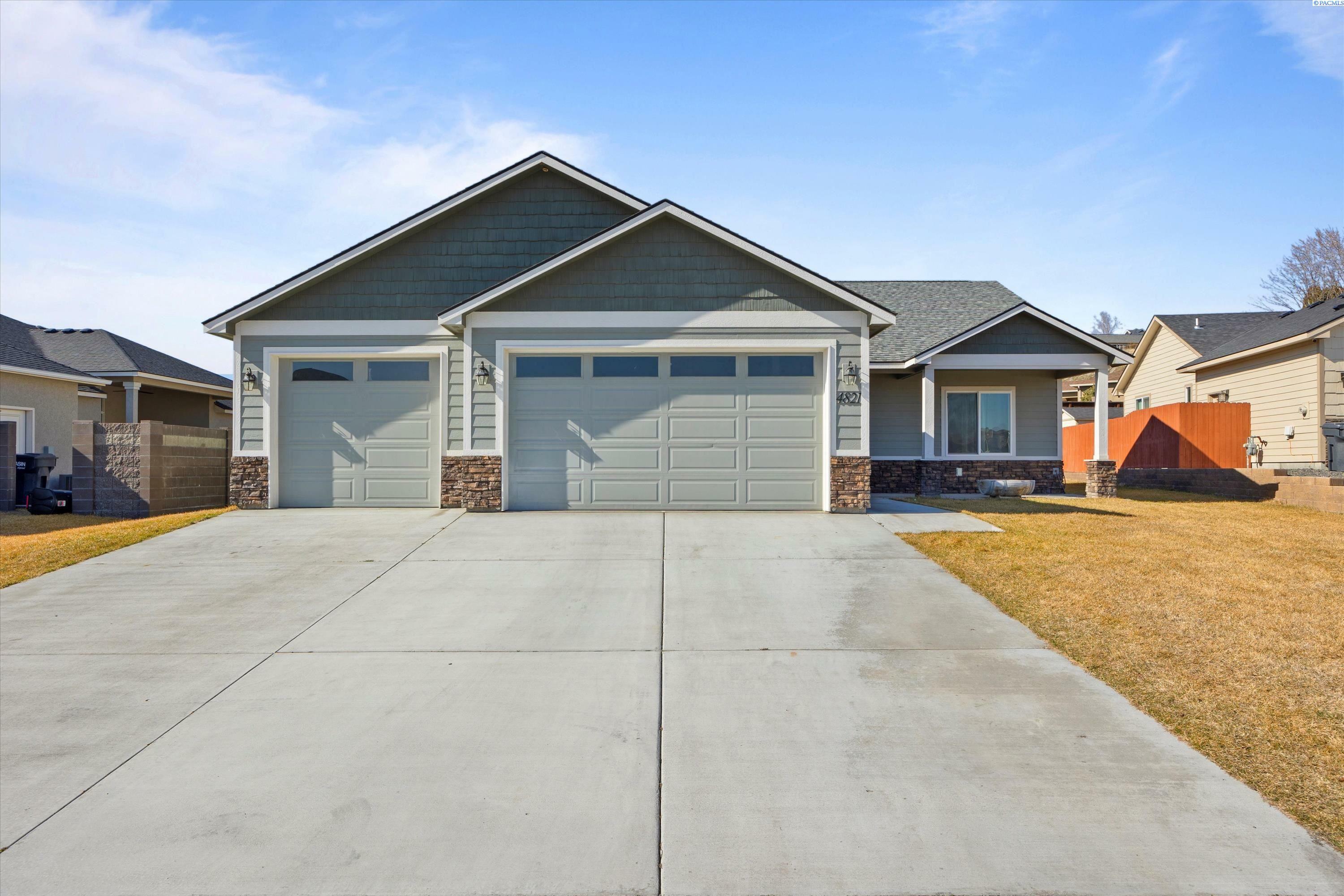 4821 Bermuda Dunes Dr  Pasco WA 99301 photo