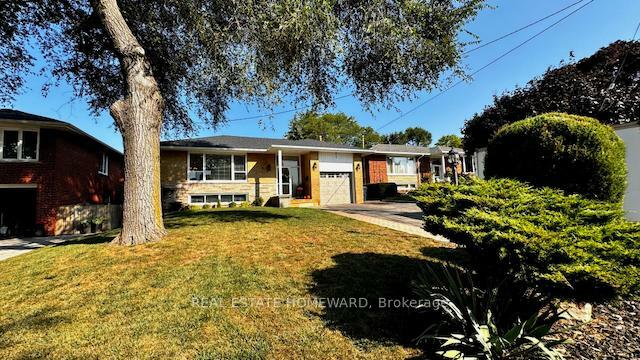 Property Photo: 12 Kenewen Court ON M4A 1R8