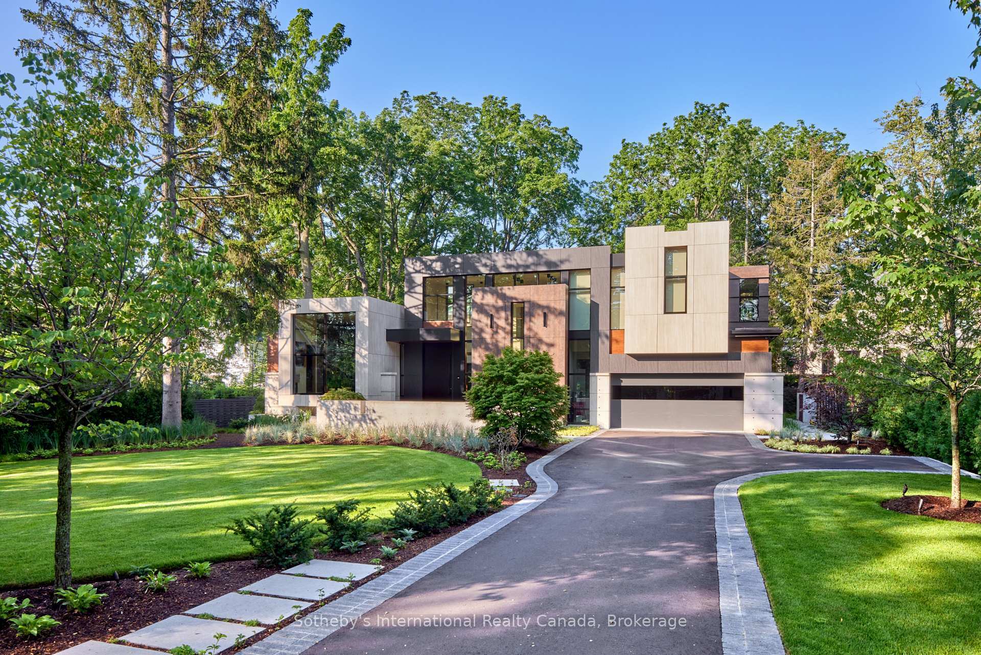 Property Photo: 116 Chartwell Road ON L6J 3Z6