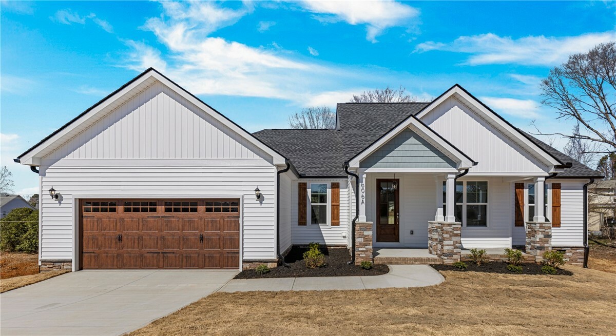 Property Photo: 606A Parkwood Drive SC 29625