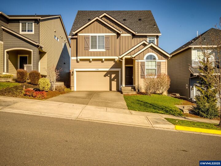 Property Photo: 17139 SE Rhododendron St OR 97086