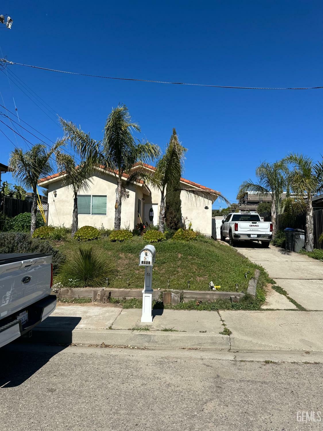 1061 Brighton Avenue  Grover Beach CA 93433 photo