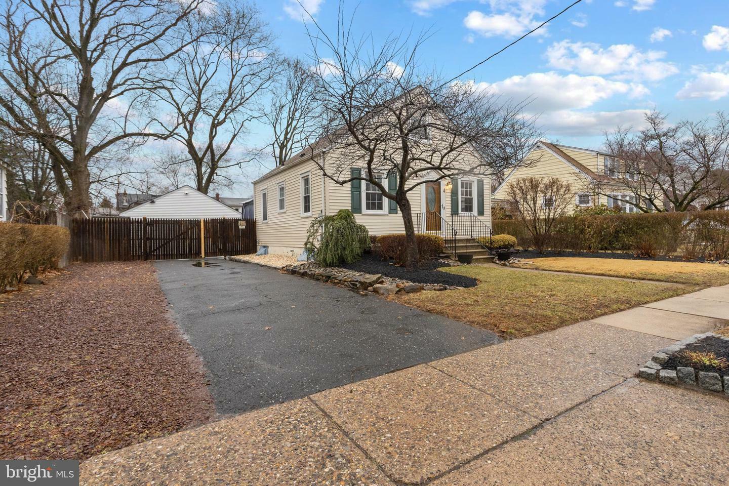 Property Photo:  4 Lorraine Drive  NJ 08619 