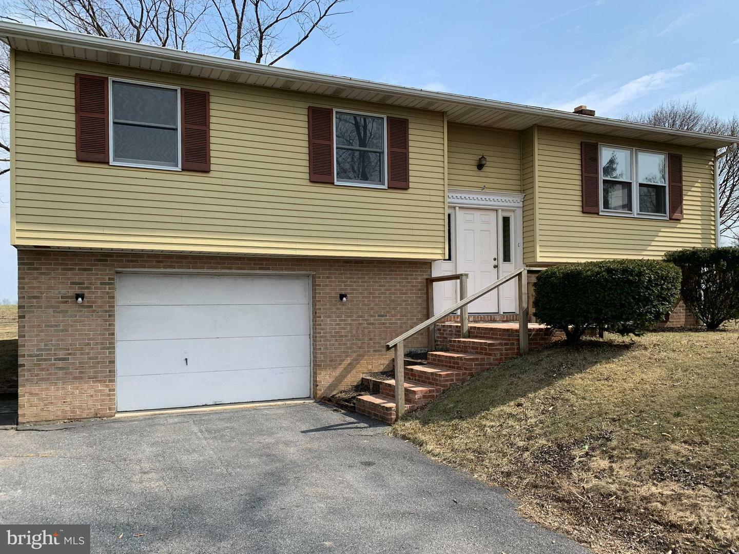 Property Photo: 65 Glenbrook Road PA 17540