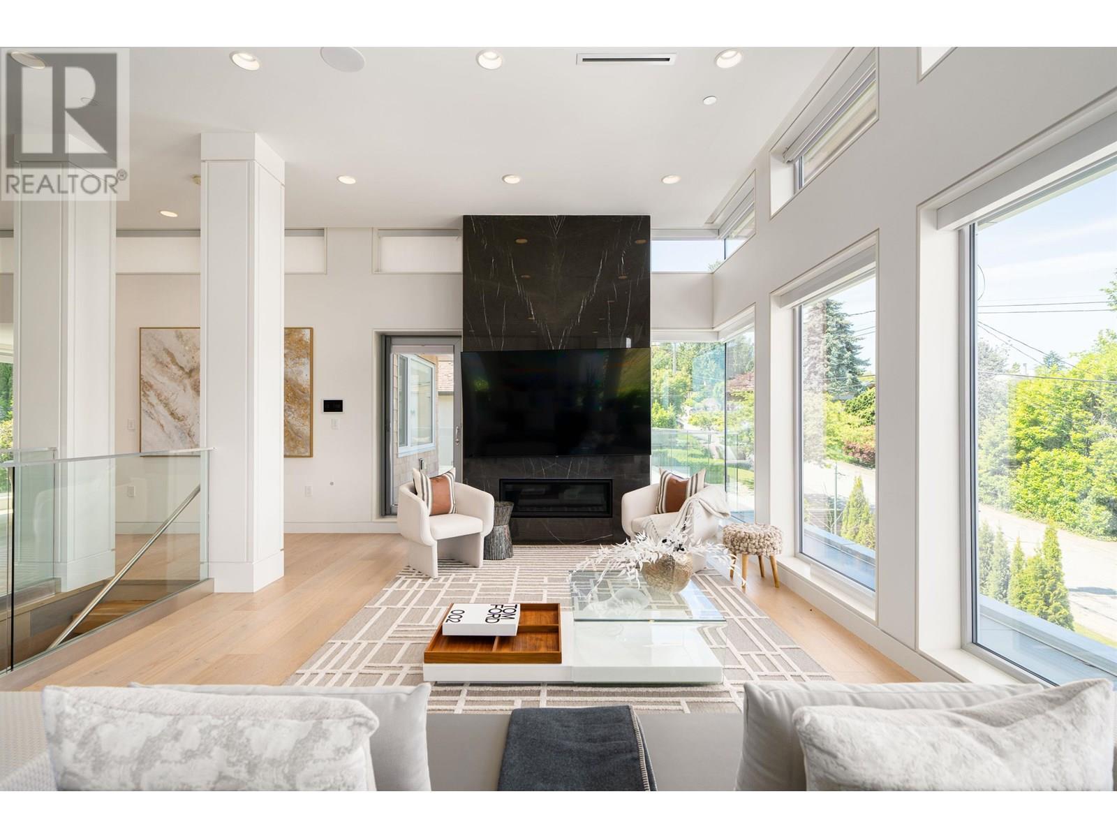 Photo de la propriété: 4528 Langara Avenue BC V6R 1C8