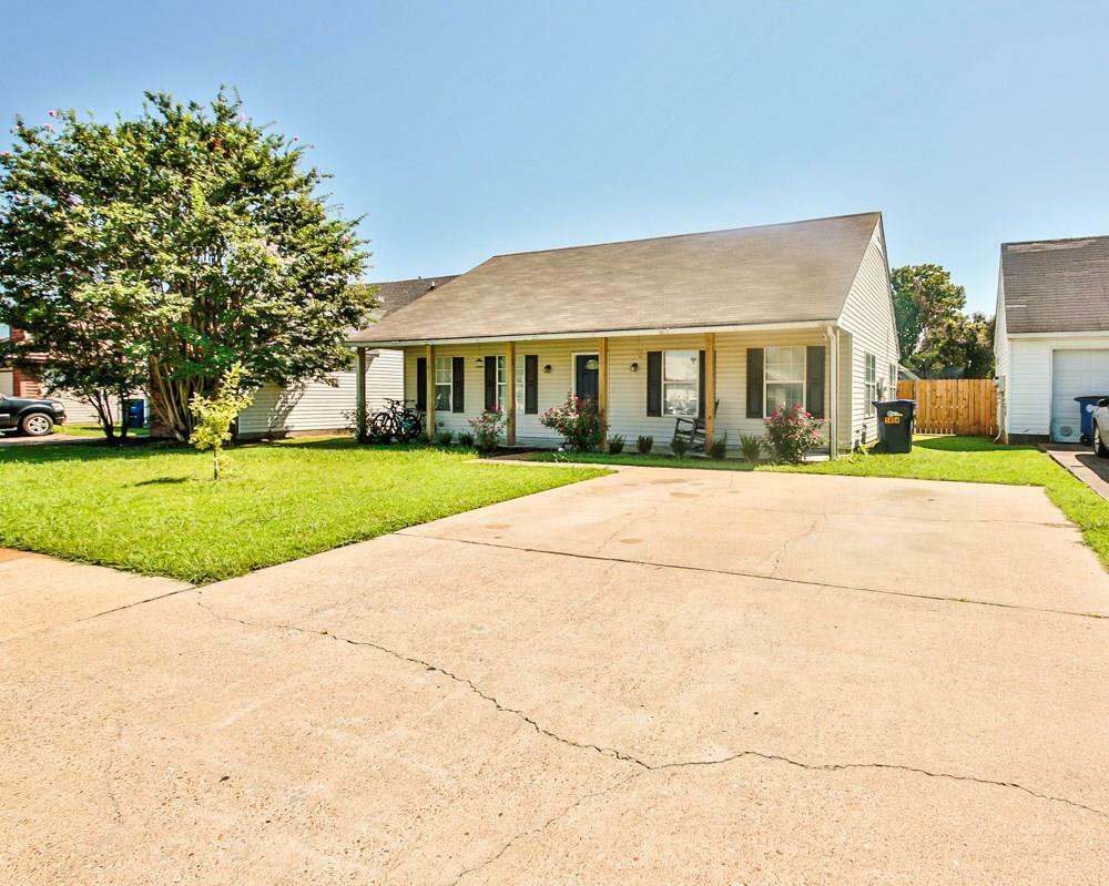 Property Photo: 1404 Elijah Street AR 72301