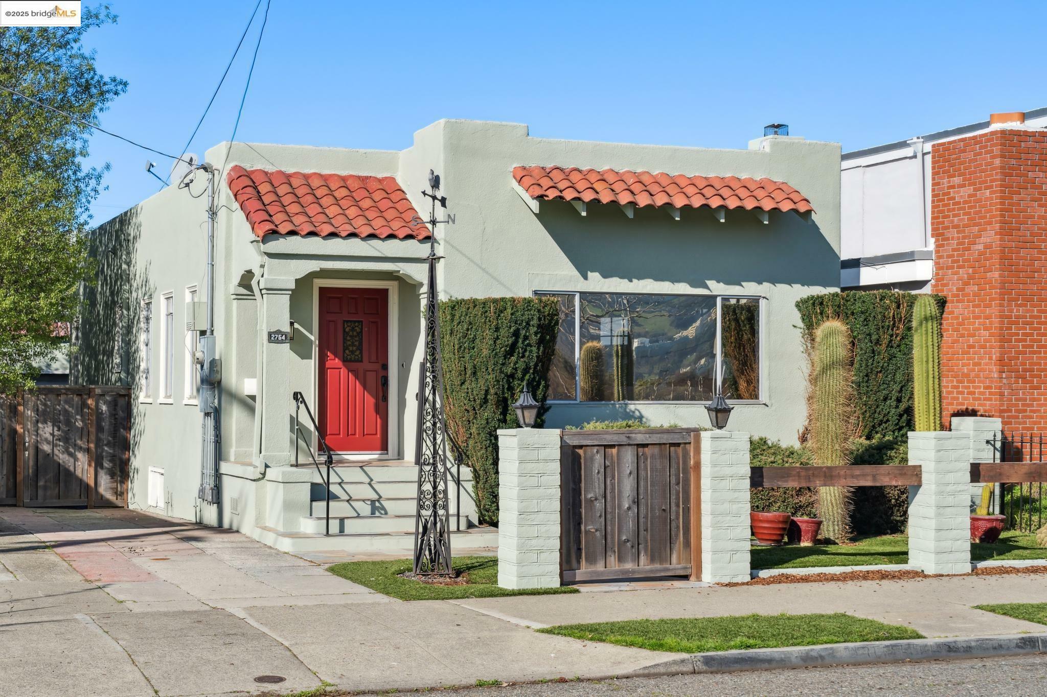 Property Photo:  2754 Mabel St  CA 94702 