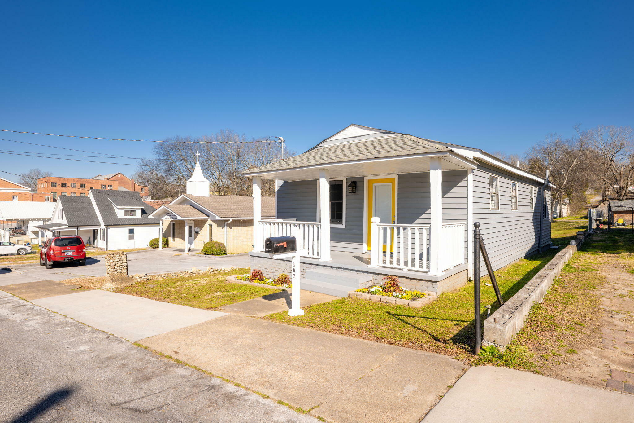 Property Photo:  302 E Gordon Avenue  GA 30741 