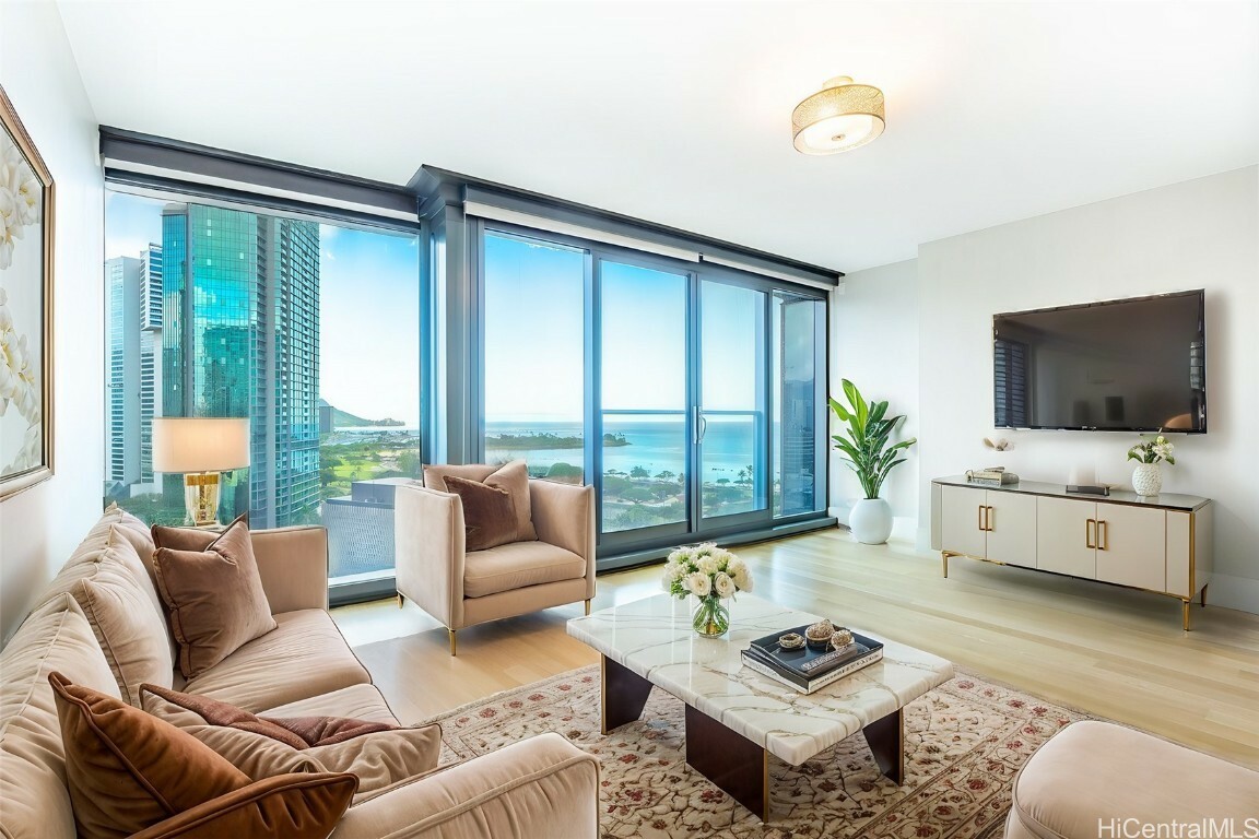 1108 Auahi Street 1406  Honolulu HI 96814 photo
