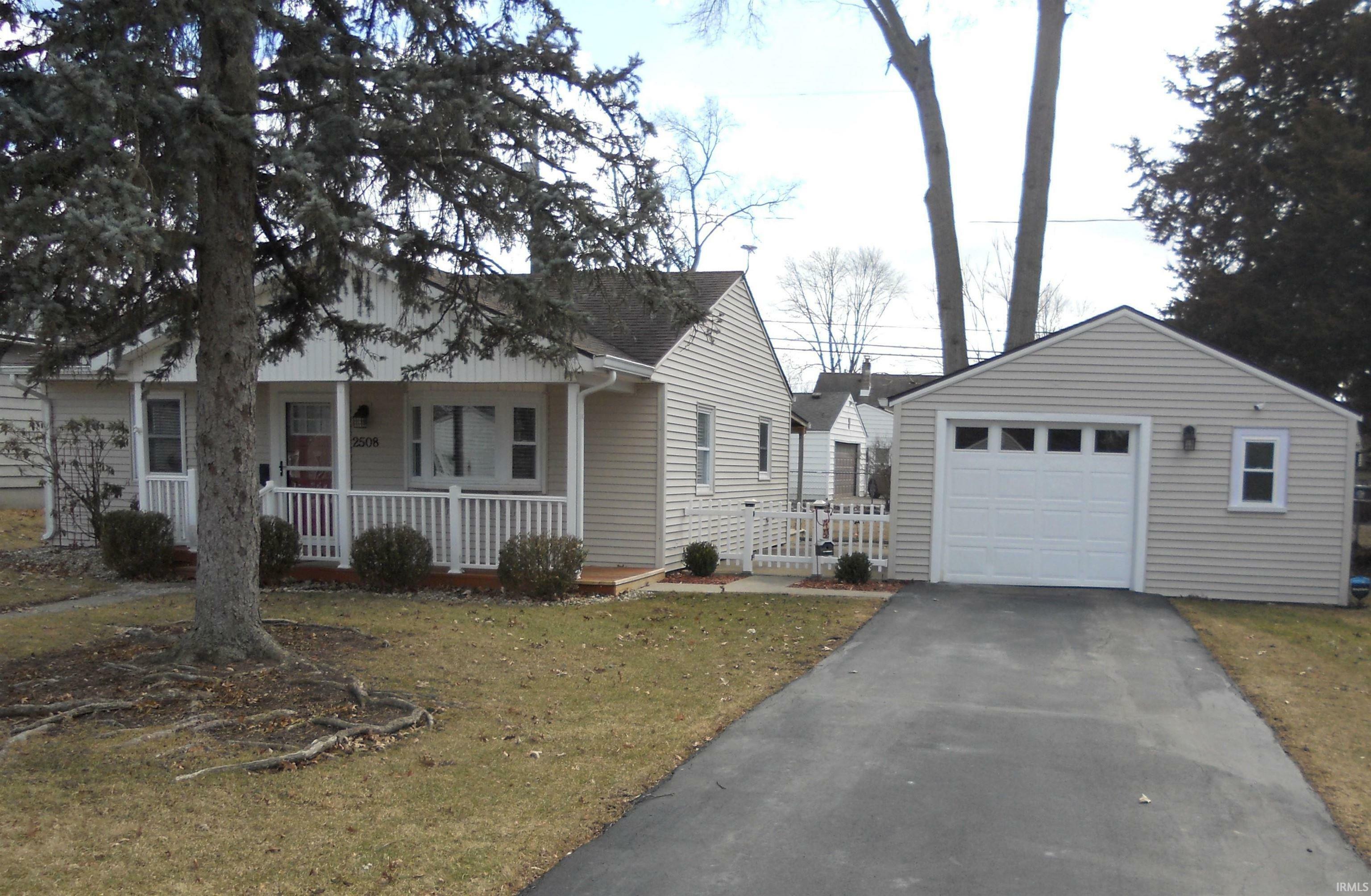 Property Photo: 2508 Vance Avenue IN 46805-2320