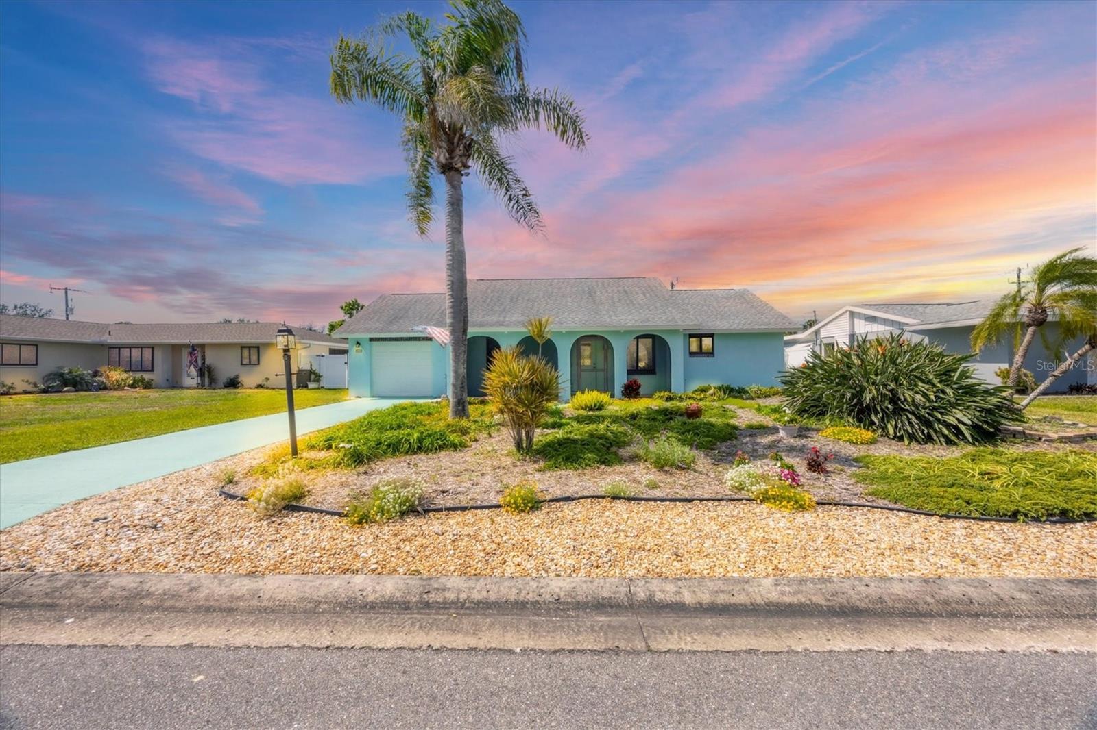 Property Photo: 443 Appian Way FL 34293