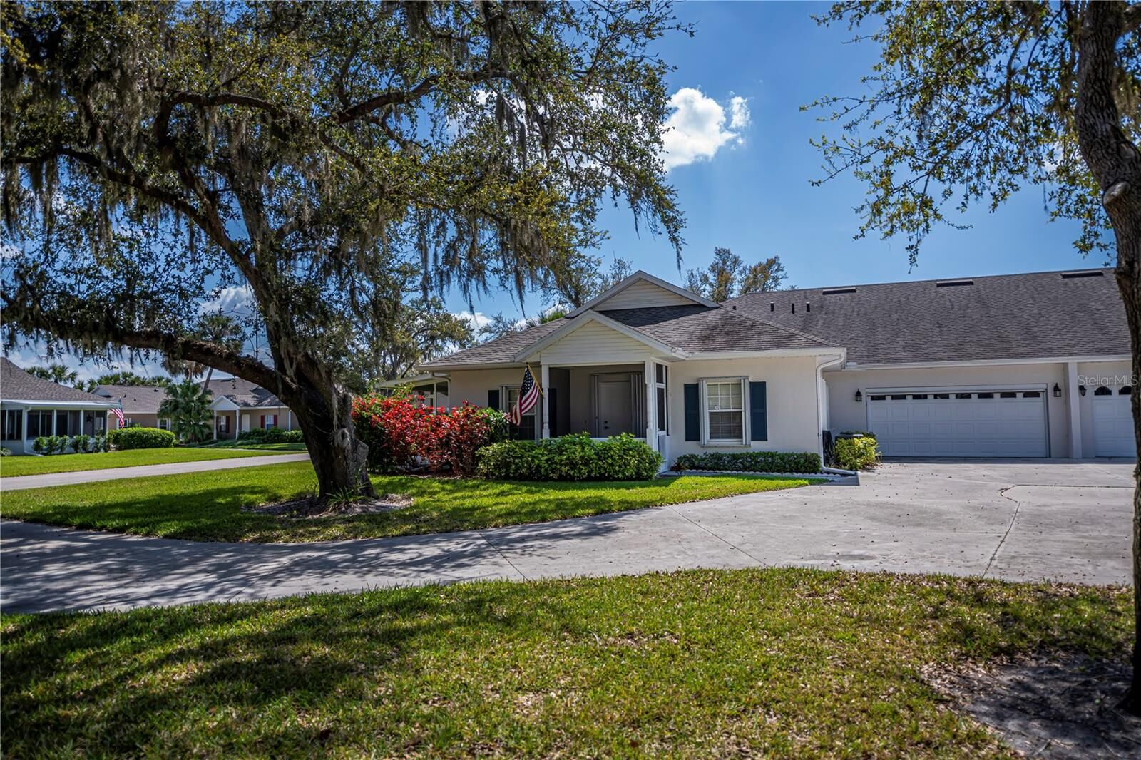 Property Photo: 1474 Red Oak Lane FL 33948