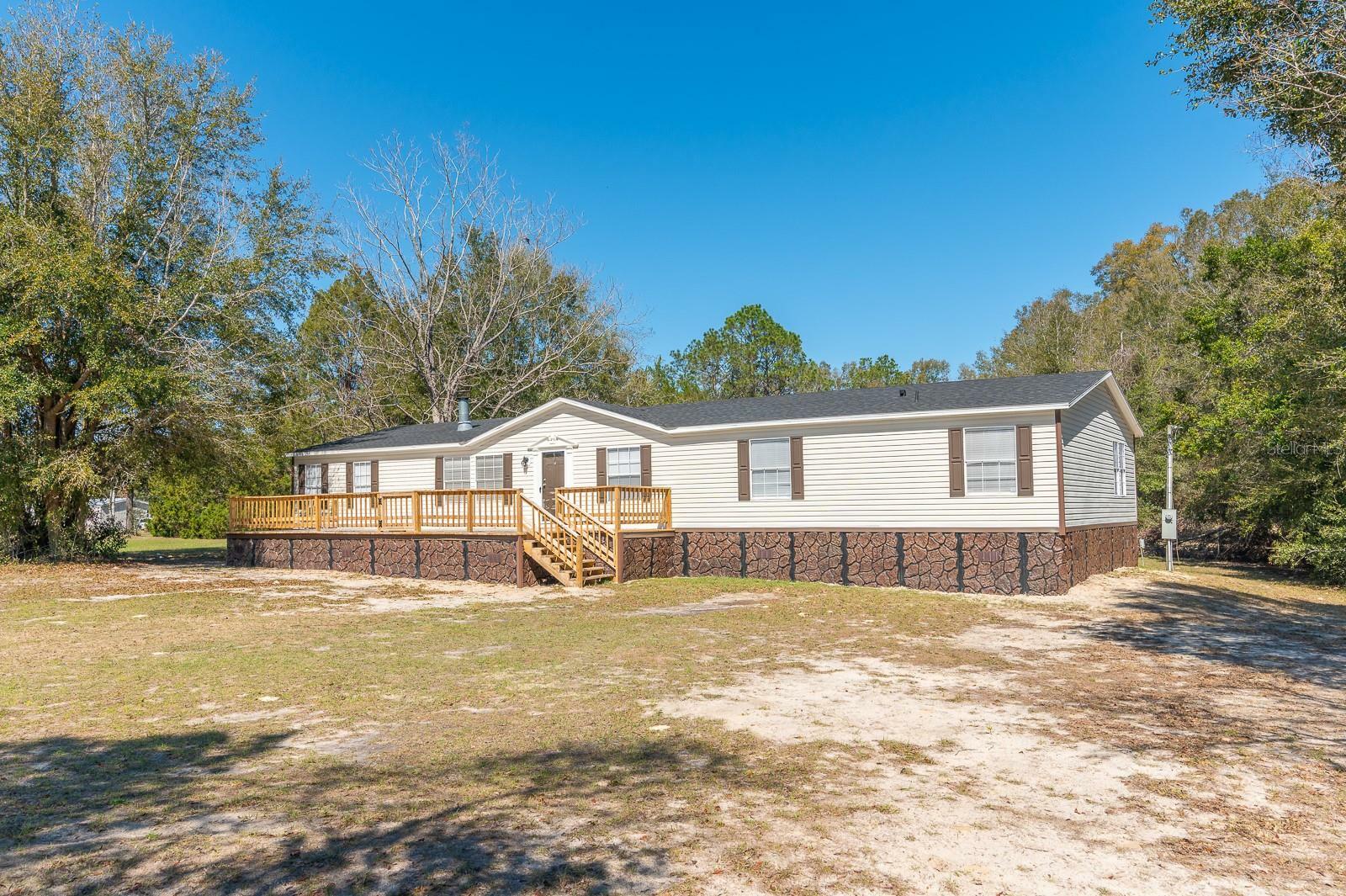 Property Photo: 331 SW Nantucket Place FL 32038