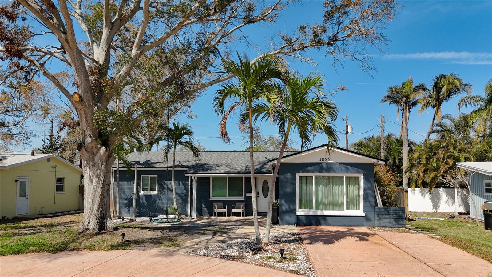 Property Photo: 1859 Oklahoma Avenue NE FL 33703