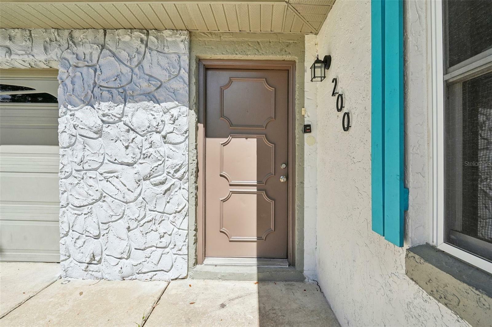 Property Photo: 200 Melissa Court FL 32773