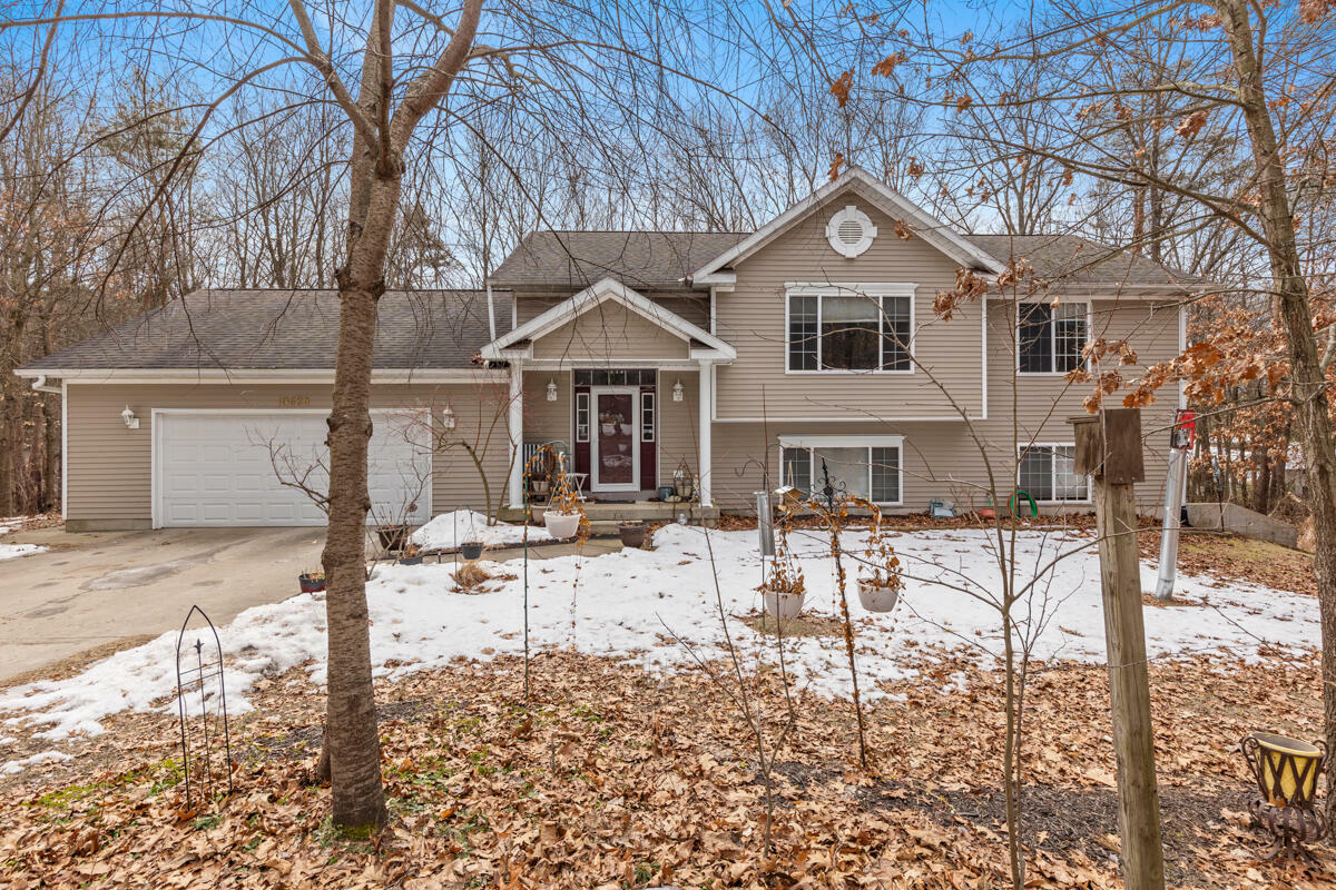 10628 Blue Spruce Drive NE  Rockford MI 49341 photo