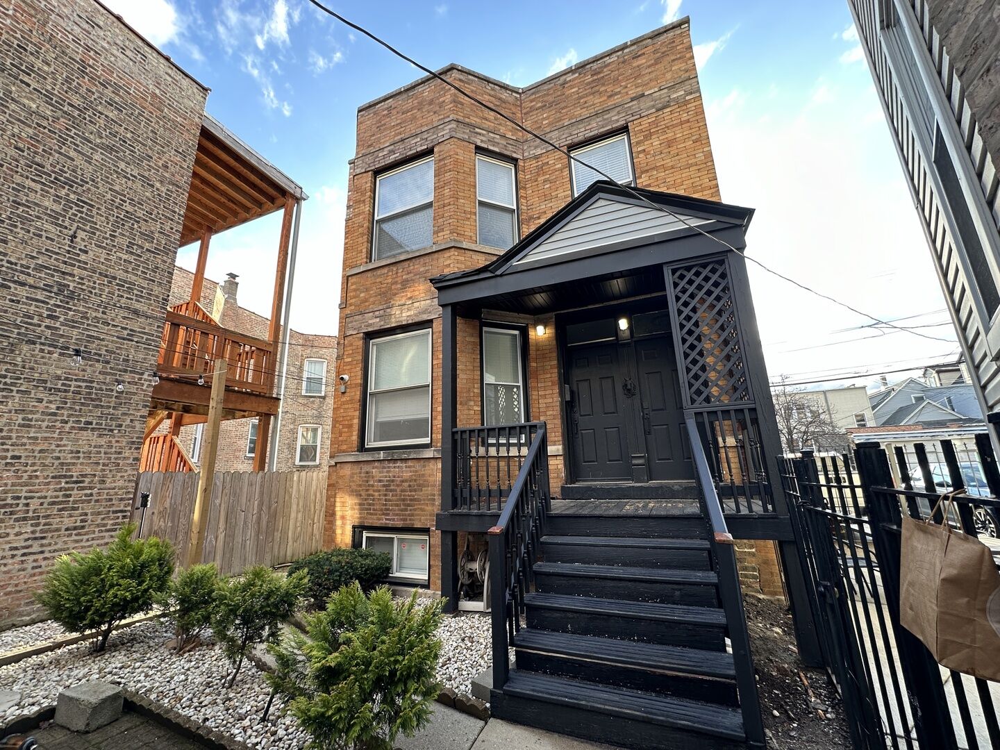 Property Photo:  2630 N Fairfield Avenue 2R  IL 60647 