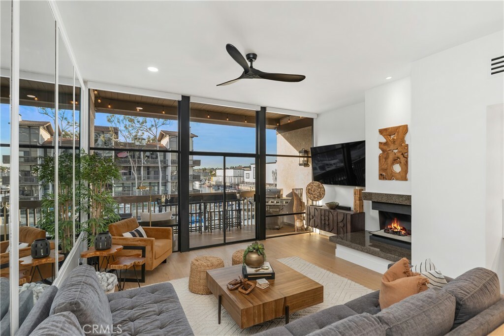 Property Photo:  7233 Marina Pacifica Drive N  CA 90803 