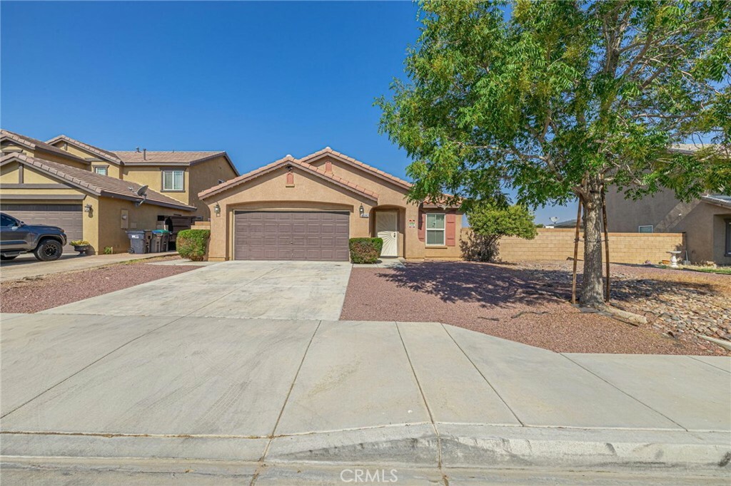 Property Photo: 45043 18th Street E CA 93535